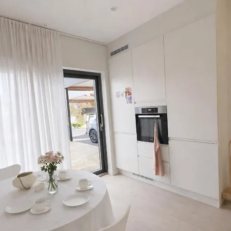 Modern House In 15 Min To 10 Min To Airport *