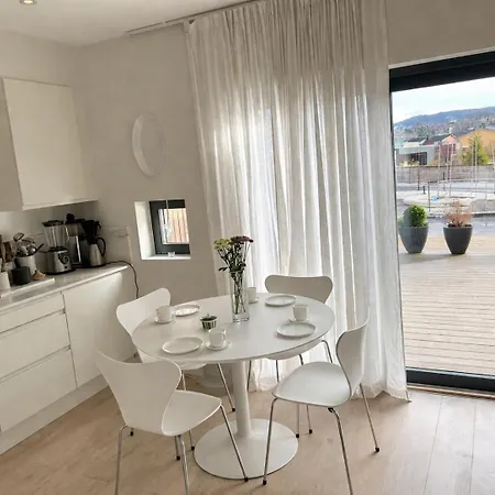 Modern House In 15 Min To 10 Min To Airport